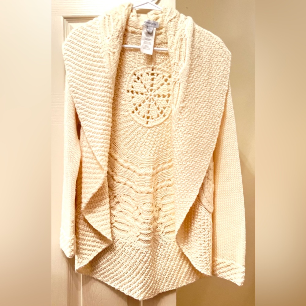 NWOT BEBE KNIT CREAM CARDIGAN!